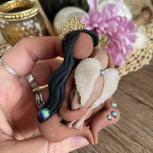 Mama Goddess w/Angel baby: I honor my grief and allow myself to heal at my own pace~