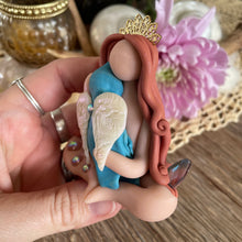 Mama Goddess w/Angel baby: I honor my grief and allow myself to heal at my own pace~