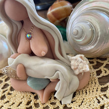 The Breastfeeding Goddess: I trust my body’s ability to feed my baby~
