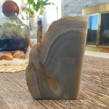 The Goddess’s Crystal: Agate Book End (Single)