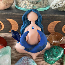 The Blue Moon Goddess: I embrace this rare opportunity for transformation and growth
