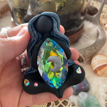 The Moon Maiden: I am a powerful manifestor and attract my deepest desires