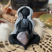 The Midnight Magic Goddess: I surrender to the stillness within