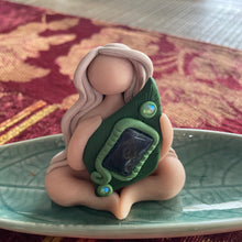 I take a gentle cue from the falling leaves, trusting that everything is falling into place🍃