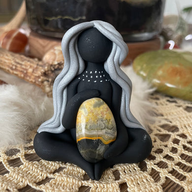 The Midnight Magic Goddess: I surrender to the stillness within