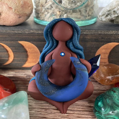 The Blue Moon Goddess: I embrace this rare opportunity for transformation and growth