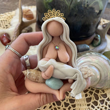 The Breastfeeding Goddess: I trust my body’s ability to feed my baby~