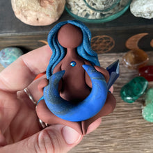 The Blue Moon Goddess: I embrace this rare opportunity for transformation and growth