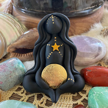 The Cosmic Earthly Goddess: I am connected to the earth, and it’s energy~