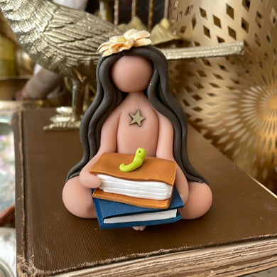 The Bookworm Goddess: Through reading, I expand my mind and learn new things about the world and myself~